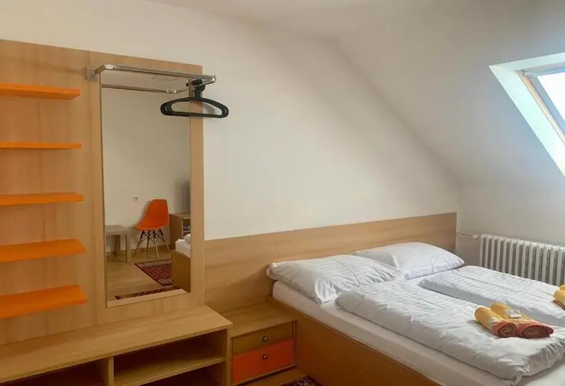 Standard Neljän Hengen Huone, Penzion Ludor
