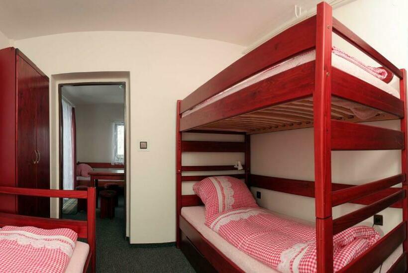 スタンダードトリプルルーム, Ubytování Karolinka