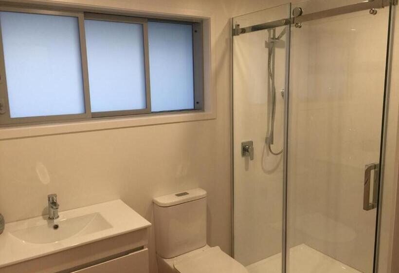 חדר דלוקס עם מרפסת נוף לים, Waterfront Bliss