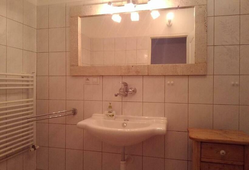 سوئیت 2 خوابه, Pension Baron Schoeneck