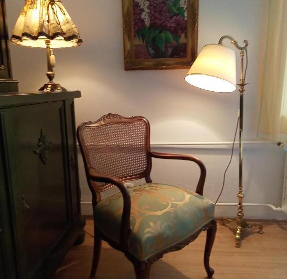 سوییت با چشم‌انداز کوه, Pension Baron Schoeneck