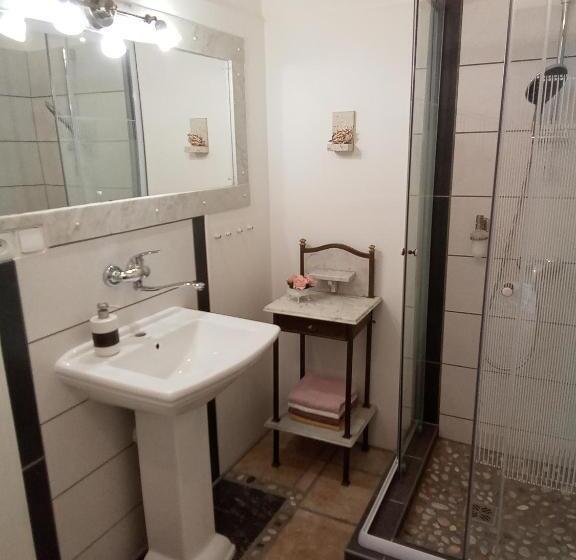 سوییت با چشم‌انداز کوه, Pension Baron Schoeneck