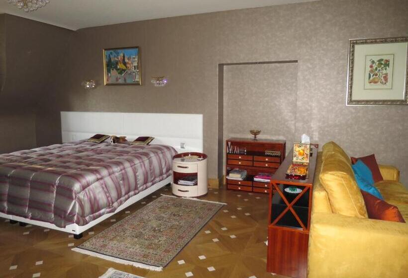 חדר דלוקס לארבעה, Kerblondel