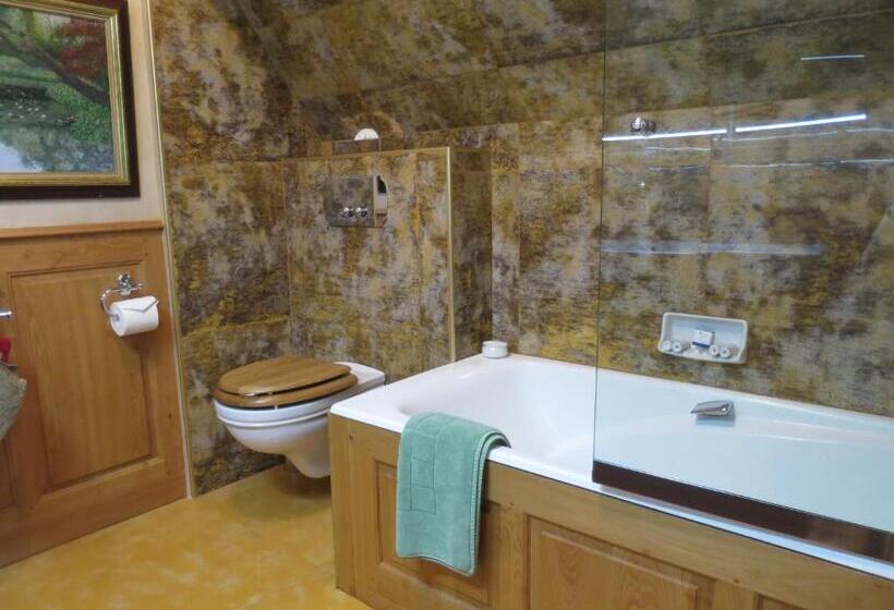 חדר דלוקס לארבעה, Kerblondel