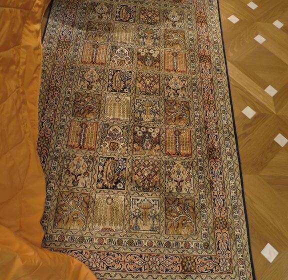 חדר דלוקס לארבעה, Kerblondel