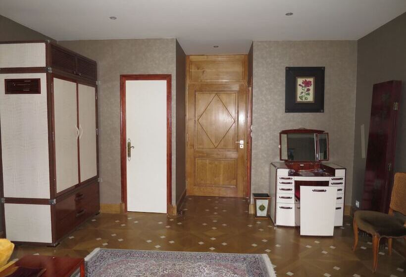 חדר דלוקס, Kerblondel