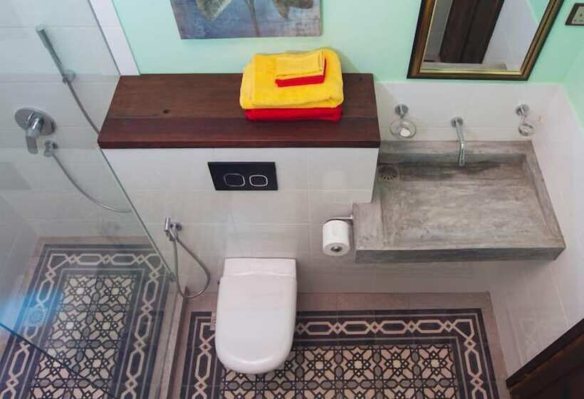 جناح دوبلكس, You Le Yuen