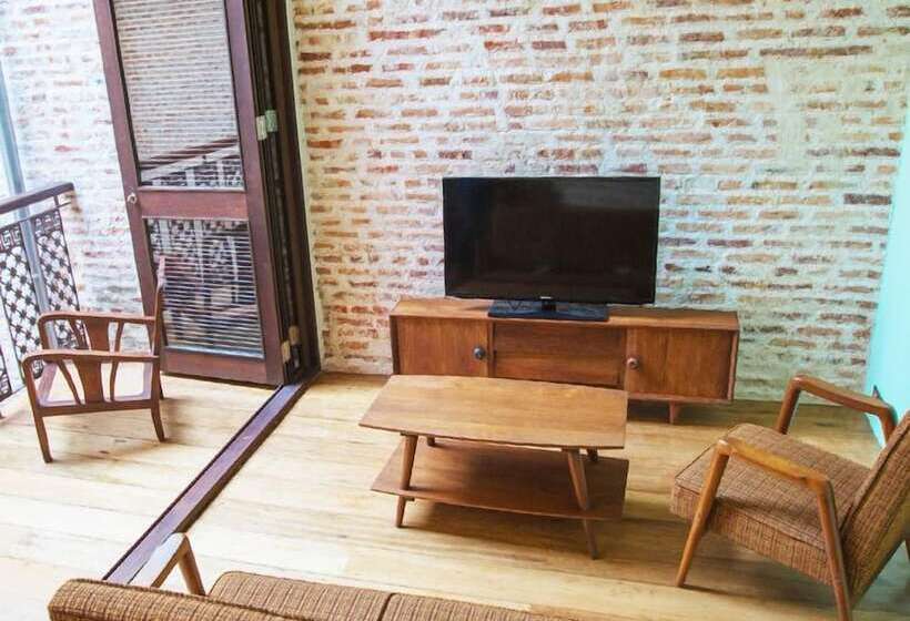 جناح دوبلكس, You Le Yuen