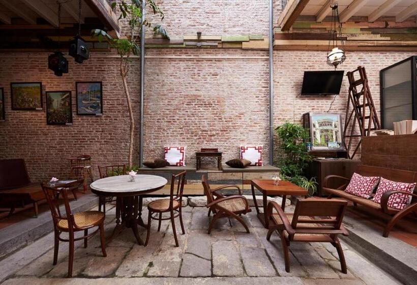 جناح دوبلكس, You Le Yuen