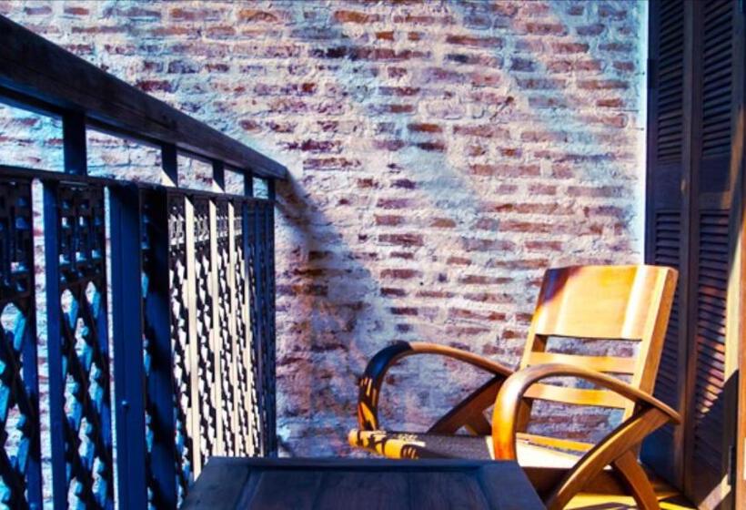 جناح, You Le Yuen