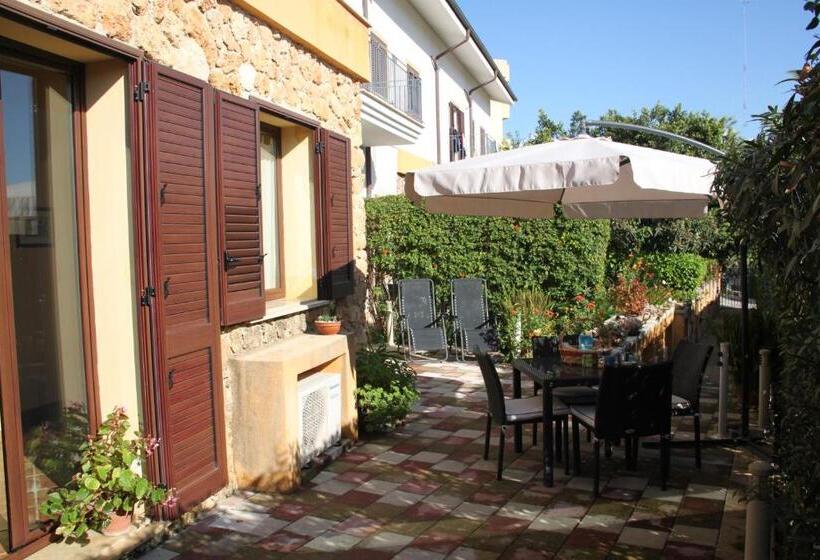 Апартаменты Внутренние 1 Спальня, Casale La Zagara