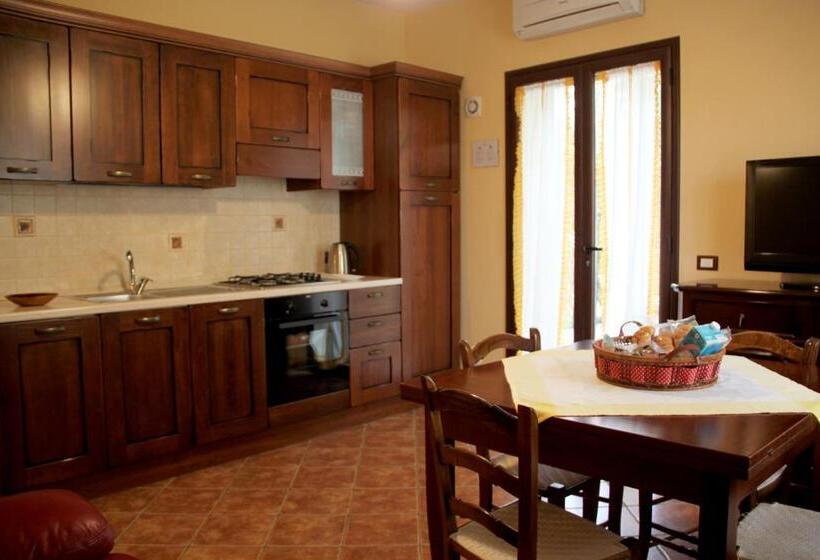 Апартаменты 3 Спальни, Casale La Zagara