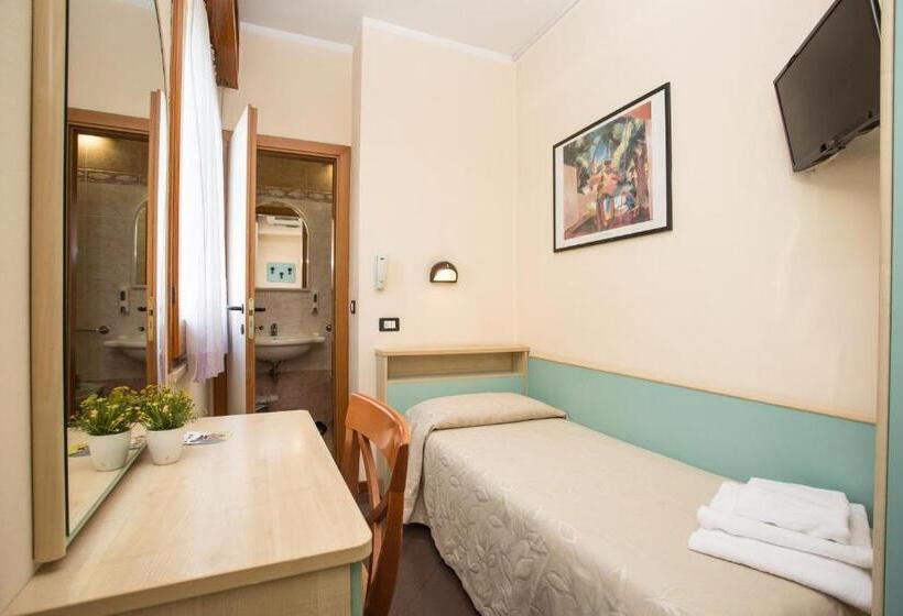 חדר סטנדרט יחיד, Albergo Ristorante Pozzi