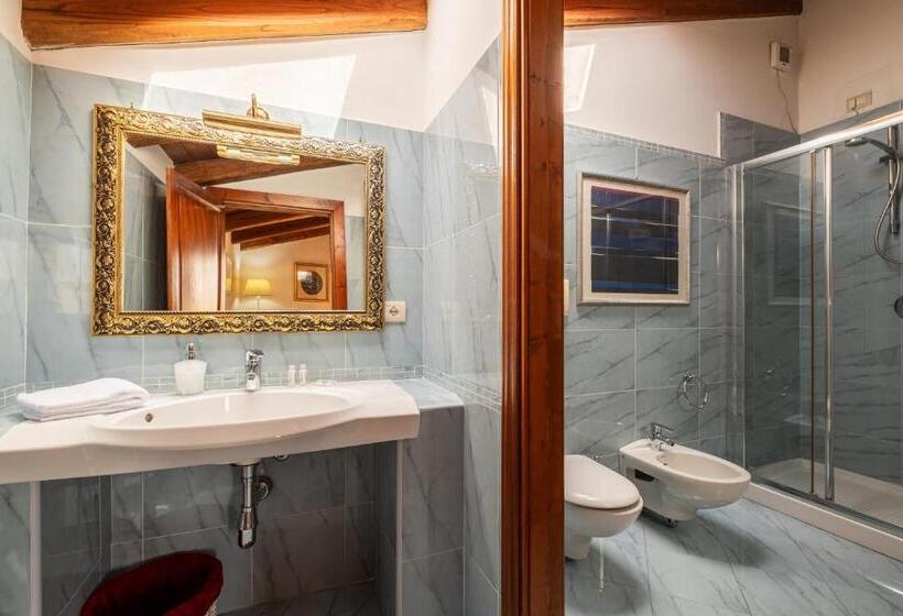 جناح مزود بجاكوزى, Corte Cristina