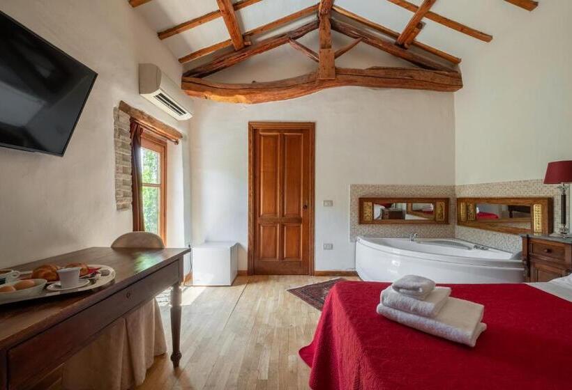 جناح مزود بجاكوزى, Corte Cristina