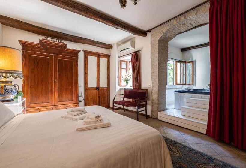 جناح سرير كينج, Corte Cristina