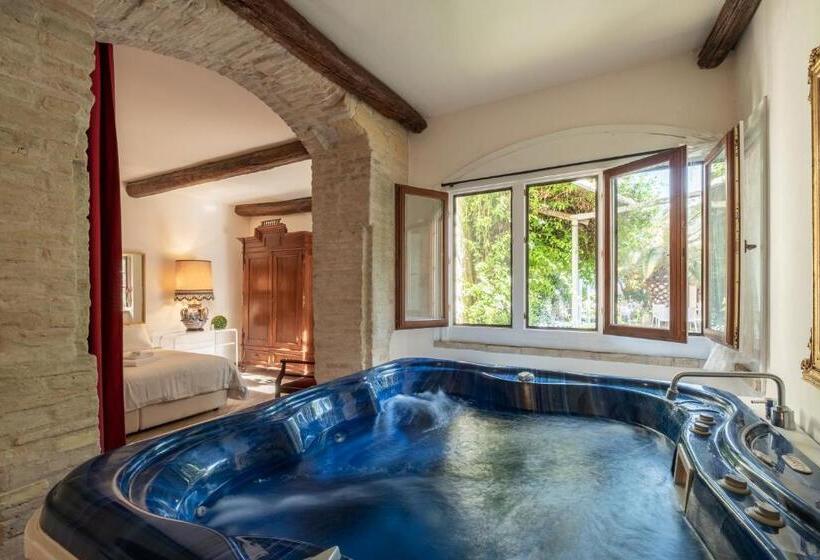 جناح سرير كينج, Corte Cristina