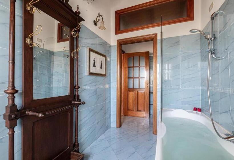 جناح جونيور, Corte Cristina