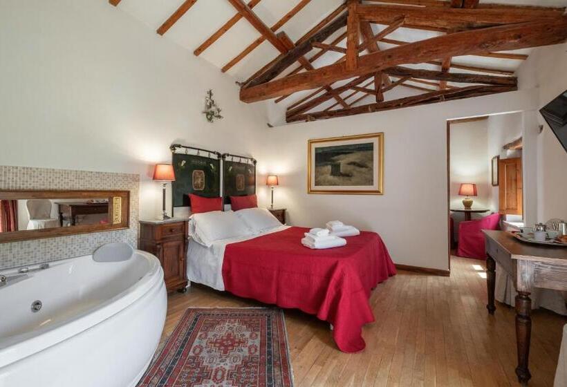 جناح مزود بجاكوزى, Corte Cristina