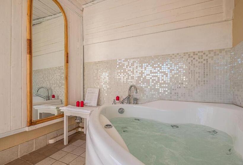 جناح مزود بجاكوزى, Corte Cristina