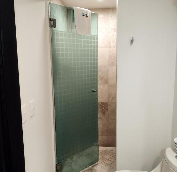 Номер Deluxe, Del Pescador