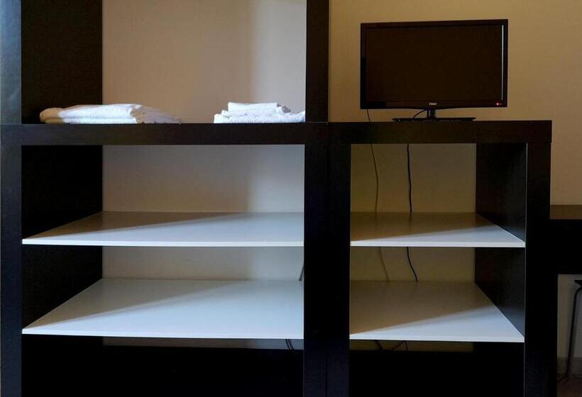 חדר סטנדרט לשלושה, Diecizero Affittacamere