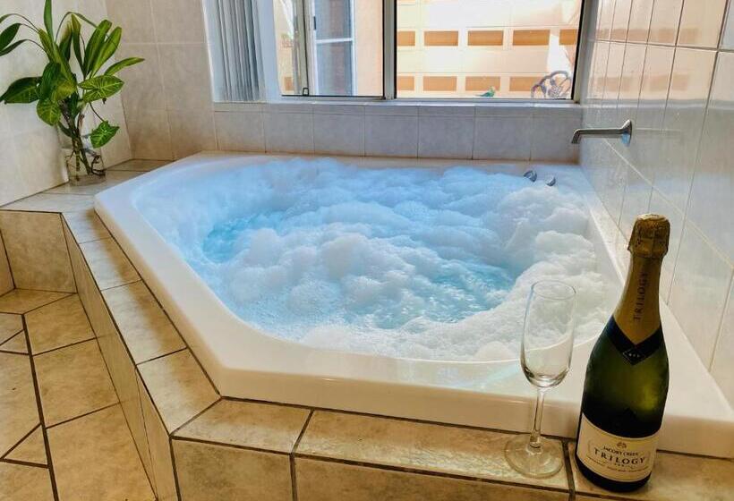 Хижина, Eden House Retreat