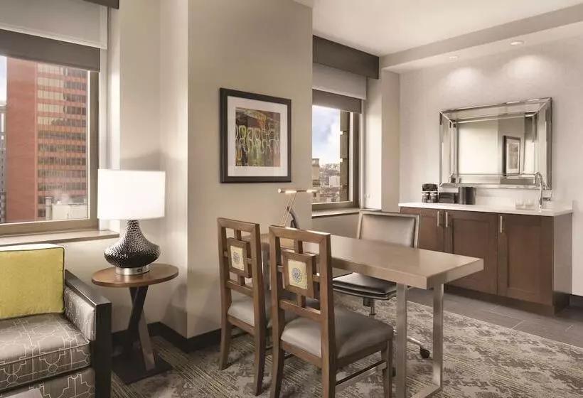 スイート, Embassy Suites By Hilton Pittsburgh Downtown
