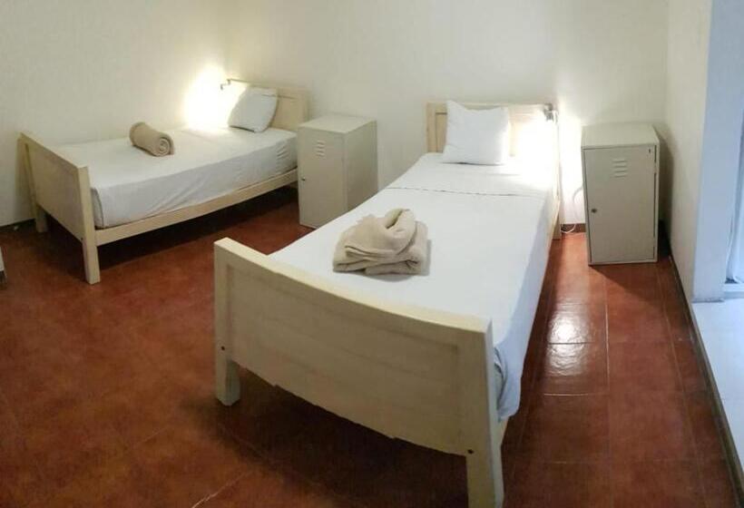 Номер Стандарт, Hostal De Las Américas