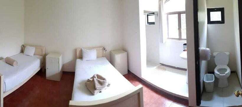 Номер Стандарт, Hostal De Las Américas