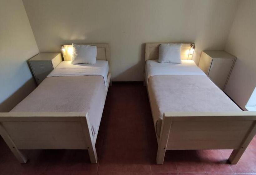 Номер Стандарт, Hostal De Las Américas