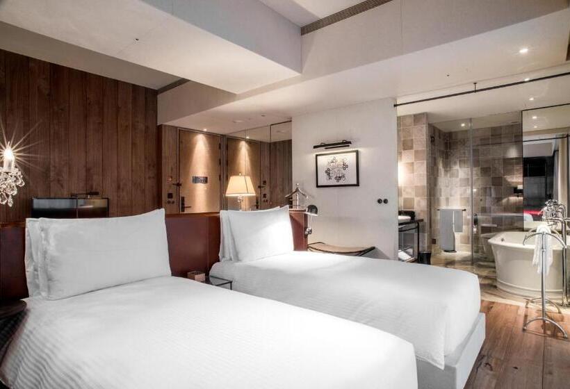 اتاق پرمیوم, Proverbs Taipei