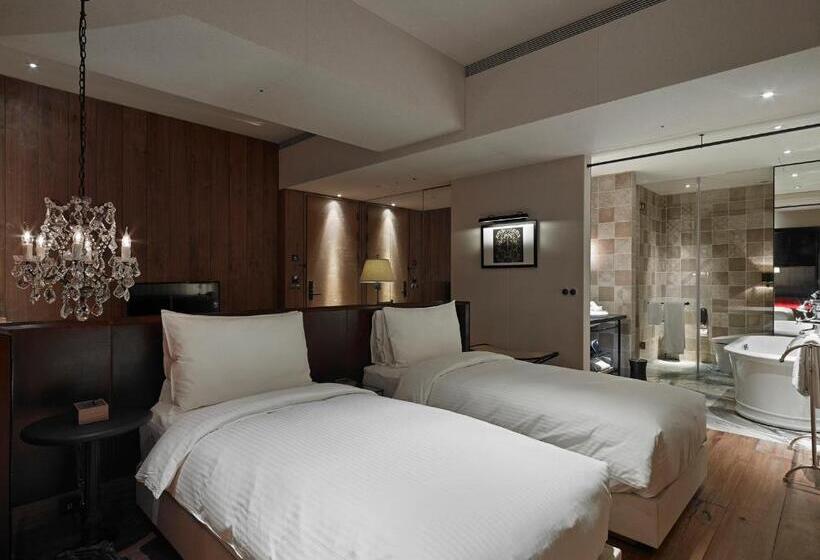 اتاق پرمیوم, Proverbs Taipei