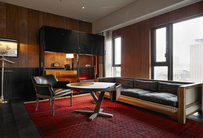 اتاق لوکس, Proverbs Taipei