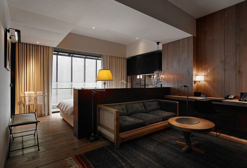 اتاق پرمیوم, Proverbs Taipei