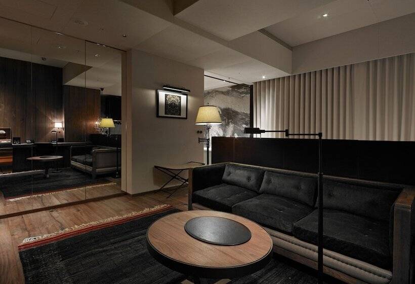 اتاق پرمیوم, Proverbs Taipei