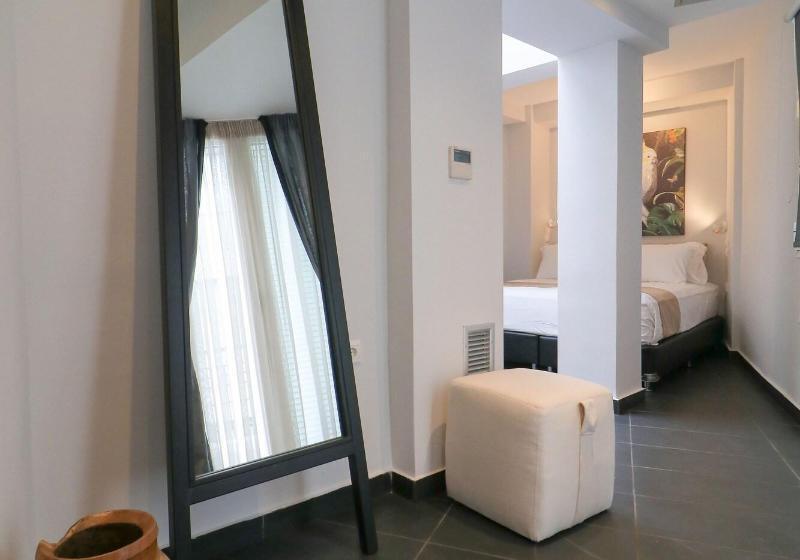 اتاق لوکس, Proverbs Taipei