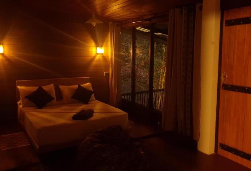 キングサイズベッドのスタンダードルーム, Sinharaja Forest Edge