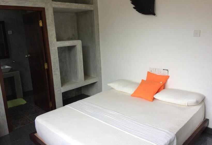 スタンダードルーム, Sinharaja Forest Edge