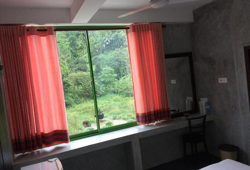 スタンダードルーム, Sinharaja Forest Edge