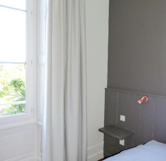 스탠다드 트리플 룸 가든 전망, Domaine De Chantageasse