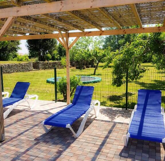 스탠다드 트리플 룸 가든 전망, Domaine De Chantageasse