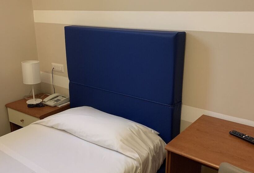 اتاق استاندارد یک نفره, Albergo Ristorante Del Cacciatore