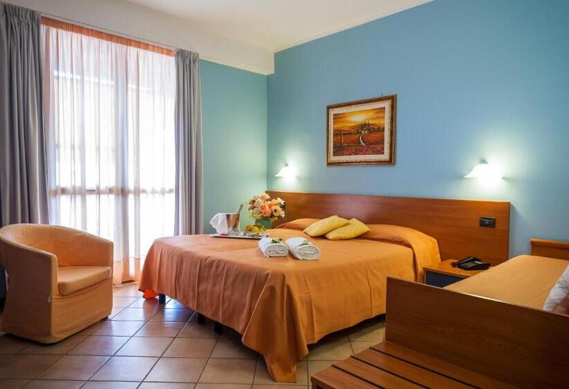 חדר סטנדרט לשלושה, Bacco