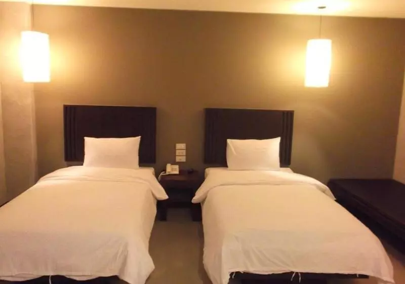 اتاق لوکس, Chalicha Resort