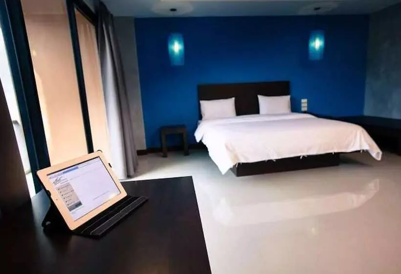 اتاق لوکس, Chalicha Resort