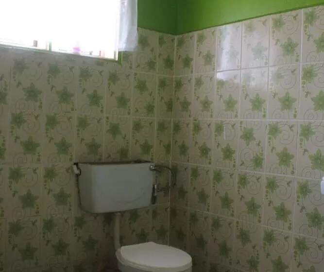 اتاق استاندارد, Cool Breeze Hotel Jinja