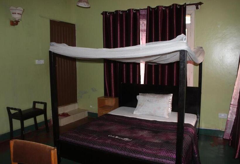 اتاق استاندارد, Cool Breeze Hotel Jinja