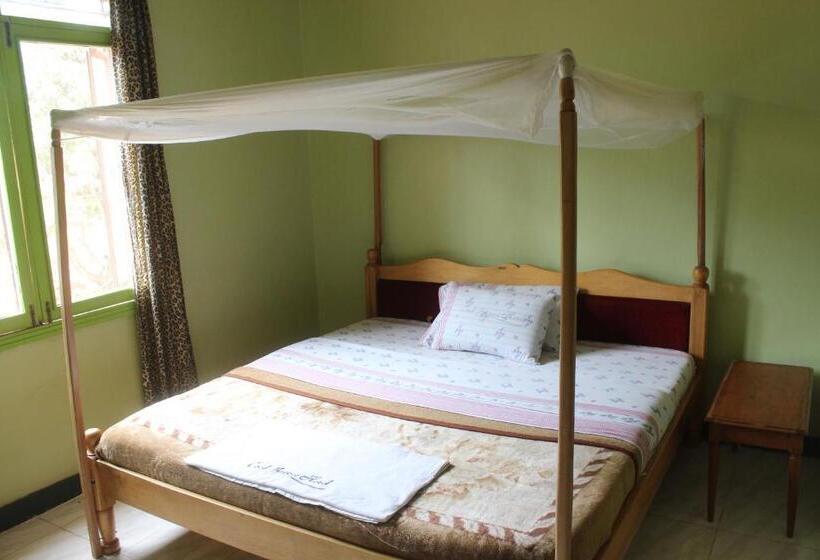 اتاق استاندارد, Cool Breeze Hotel Jinja