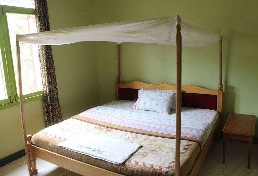 اتاق استاندارد, Cool Breeze Hotel Jinja